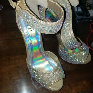 Shi by journeys 7.5 heels